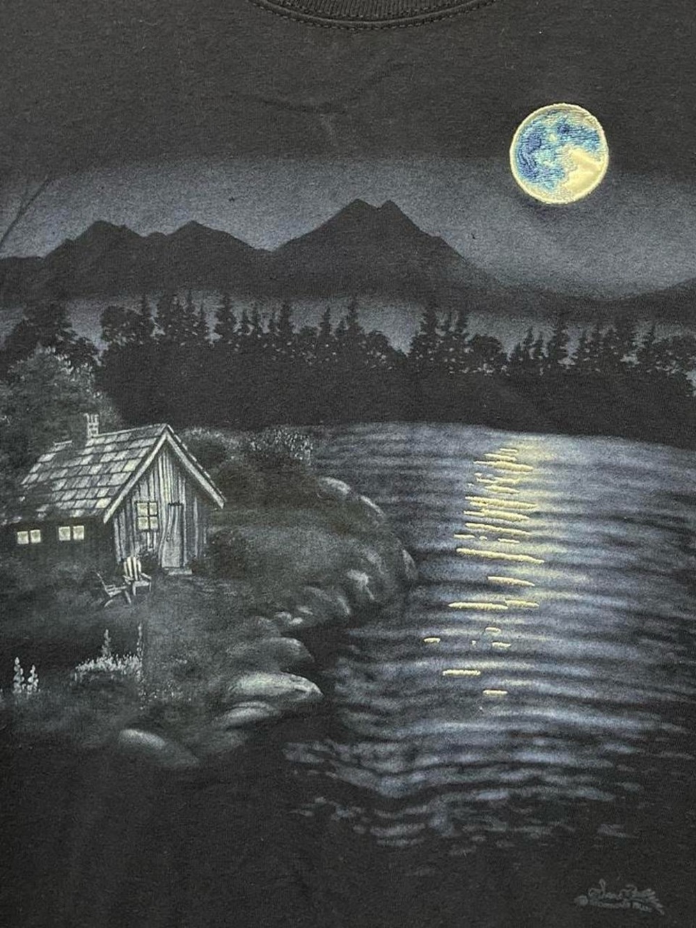 Vintage 90s nature cabin graphic moon and moonlight on lake with mountain shirt - Picture 2 of 5